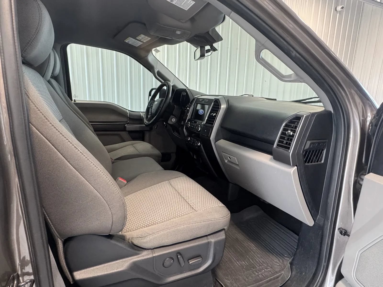 Used 2019 Ford F150 XLT w/ Equipment Group 302A Luxury AWD/4WD image 22