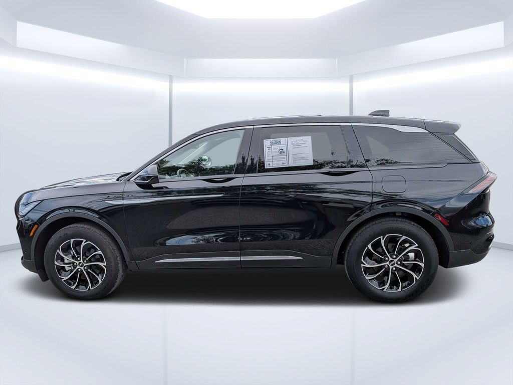 Used 2024 Lincoln Nautilus Premier AWD/4WD image 8