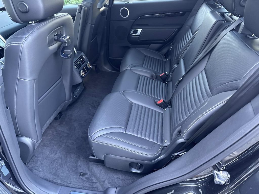New 2026 Land Rover Discovery S AWD/4WD image 16