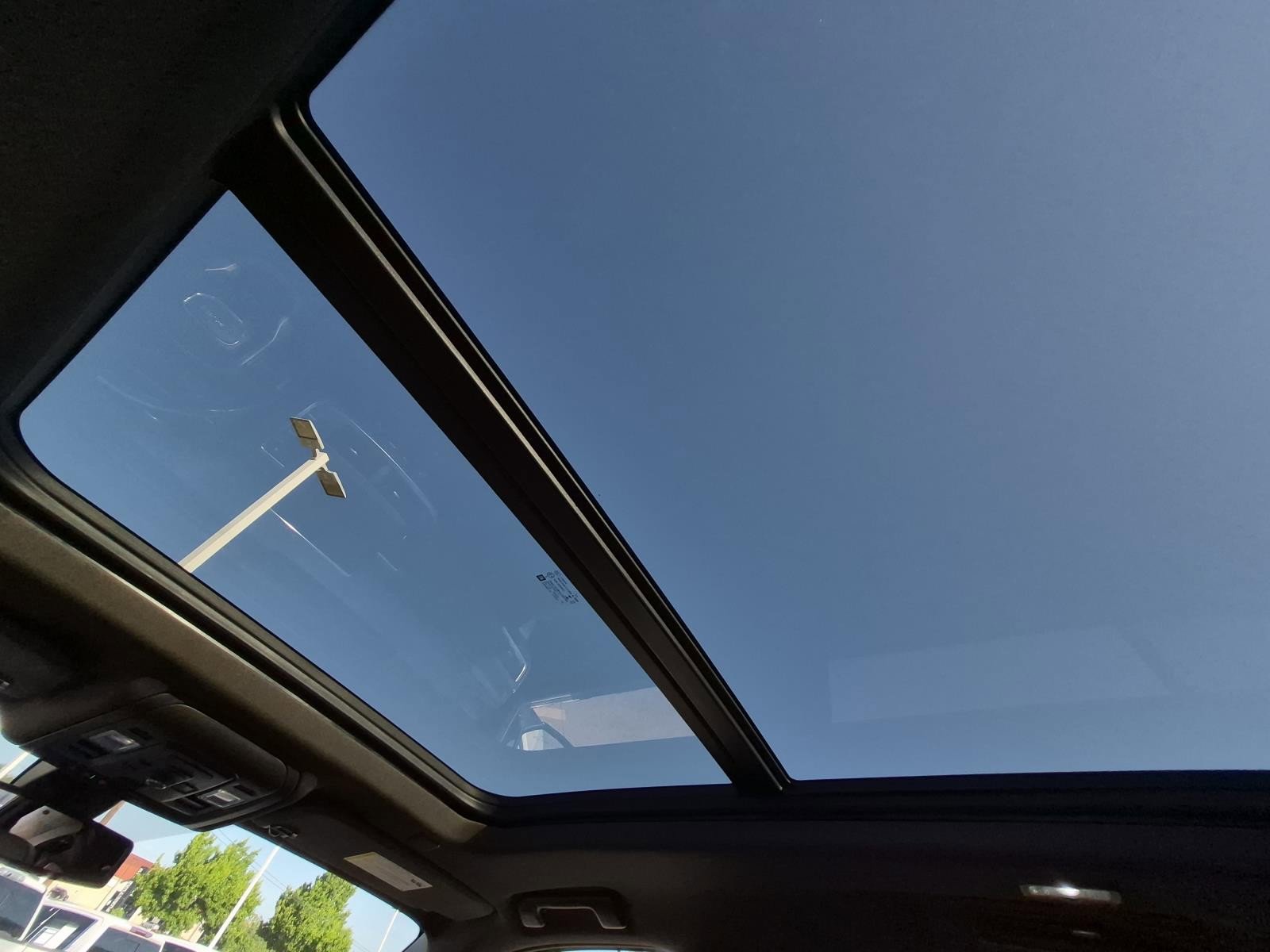 Certified 2022 GMC Yukon SLT w/ SLT Premium Package image 21