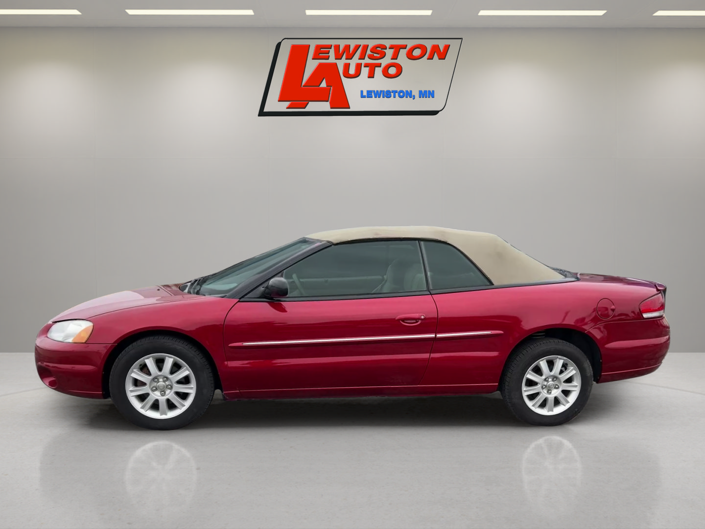 Used 2002 Chrysler Sebring GTC FWD image 2