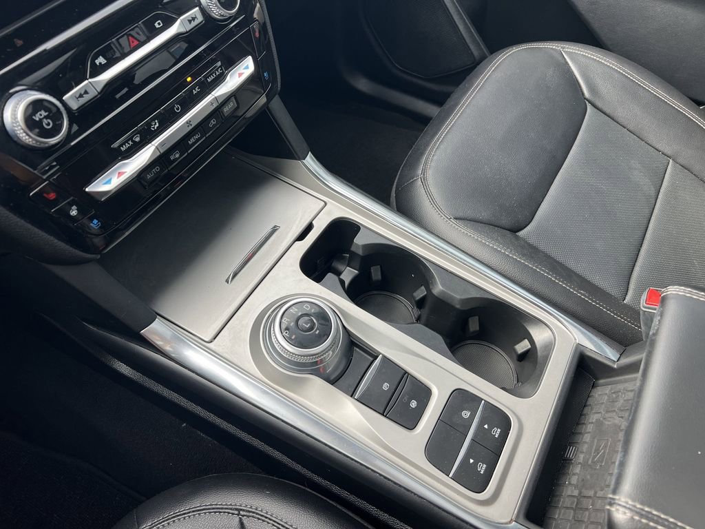 Used 2022 Ford Explorer Limited w/ Equipment Group 301A image 9