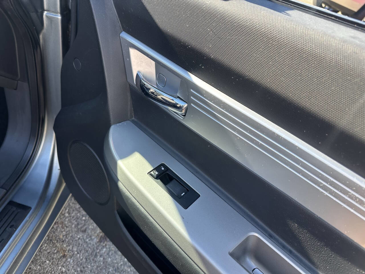 Used 2010 Chrysler Sebring Touring image 21