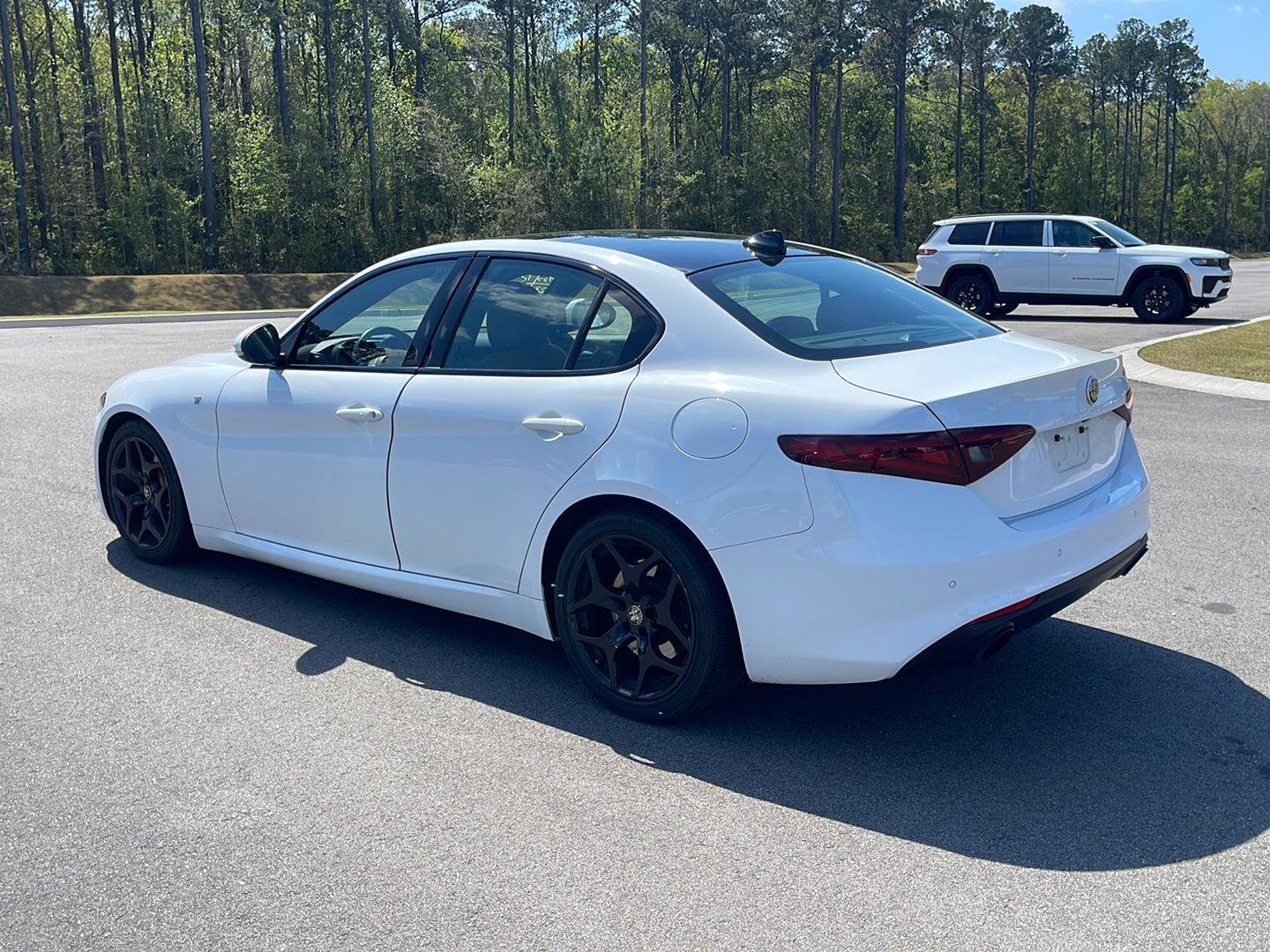 Used 2023 Alfa Romeo Giulia Ti image 5