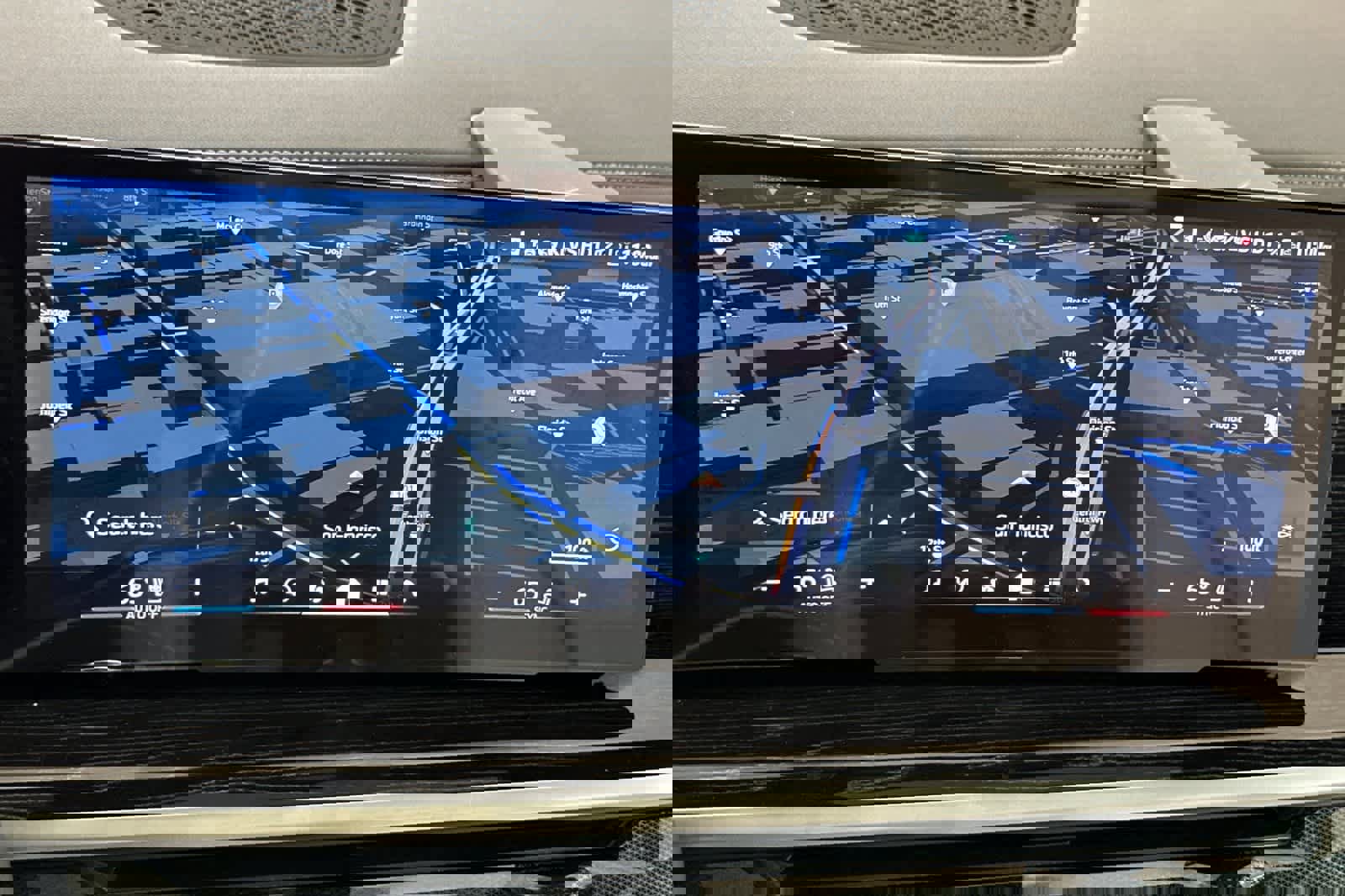 Used 2026 BMW X7 xDrive40i w/ M Sport Package image 19