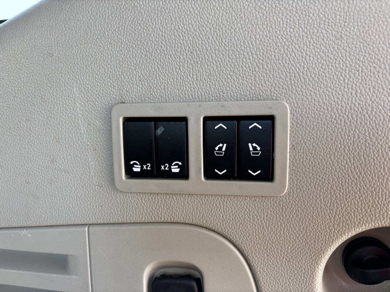 Used 2016 GMC Yukon SLE w/ Convenience Package image 18