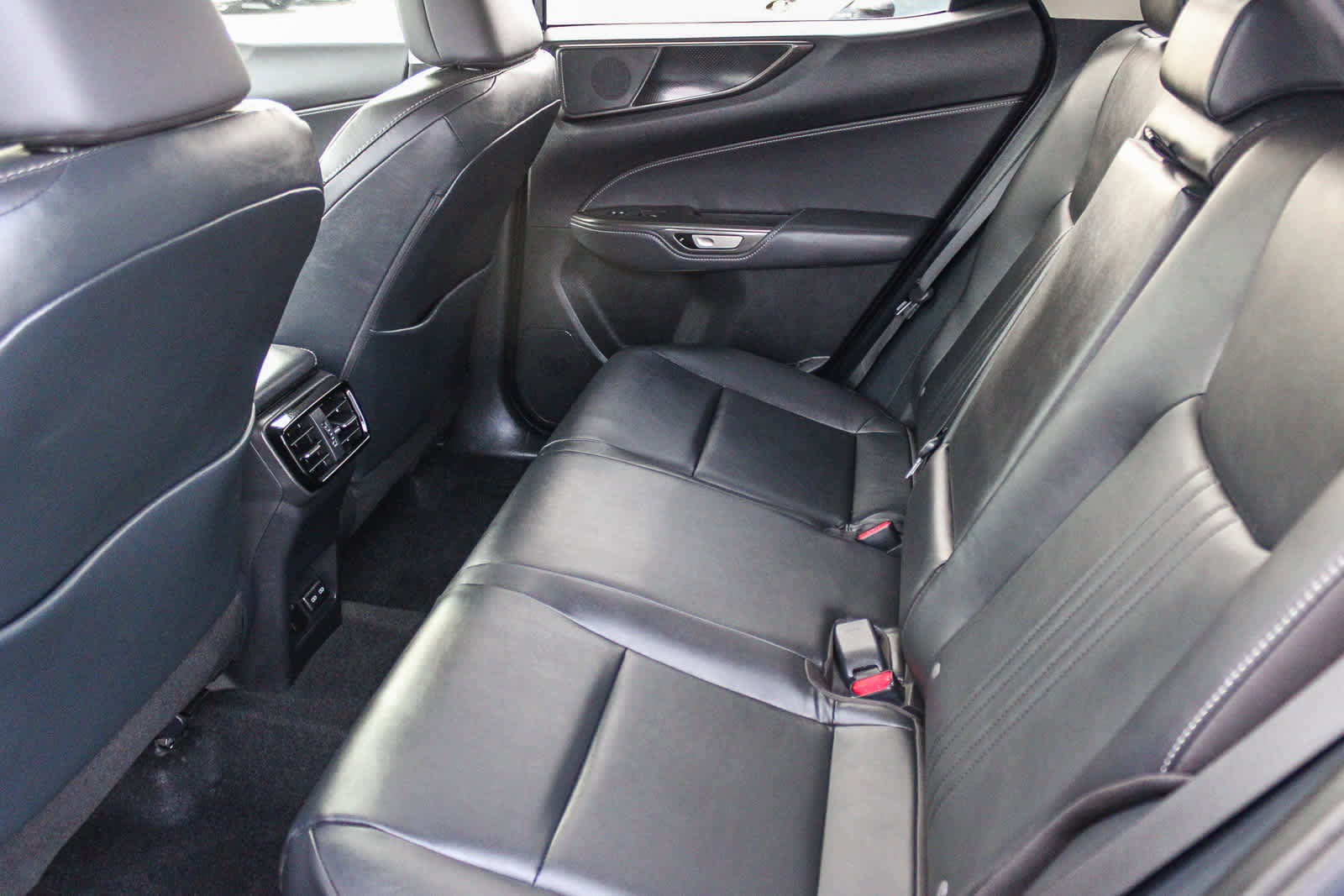 Used 2025 Lexus NX 250 FWD image 19