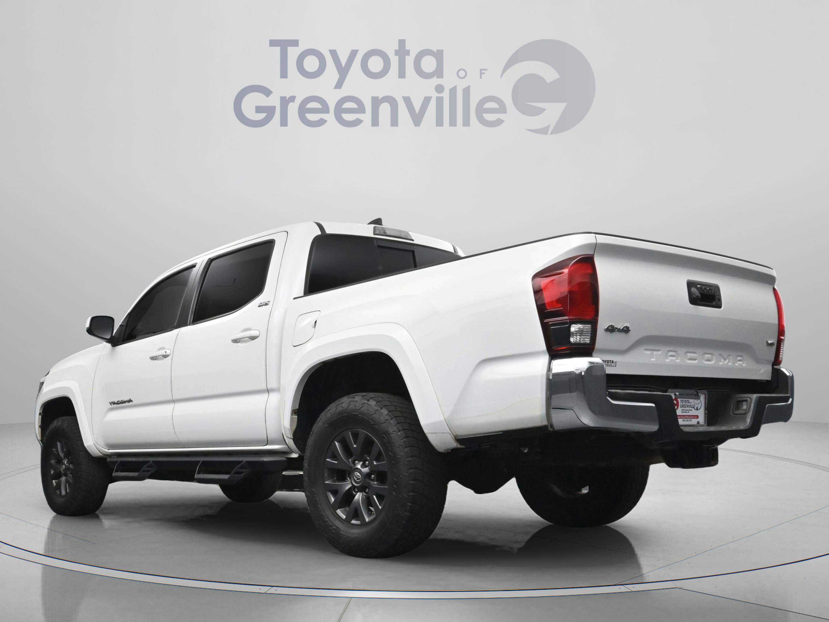 Used 2020 Toyota Tacoma SR5 AWD/4WD image 9