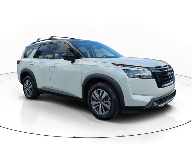 Used 2023 Nissan Pathfinder SL w/ Black Appearance Package image 2