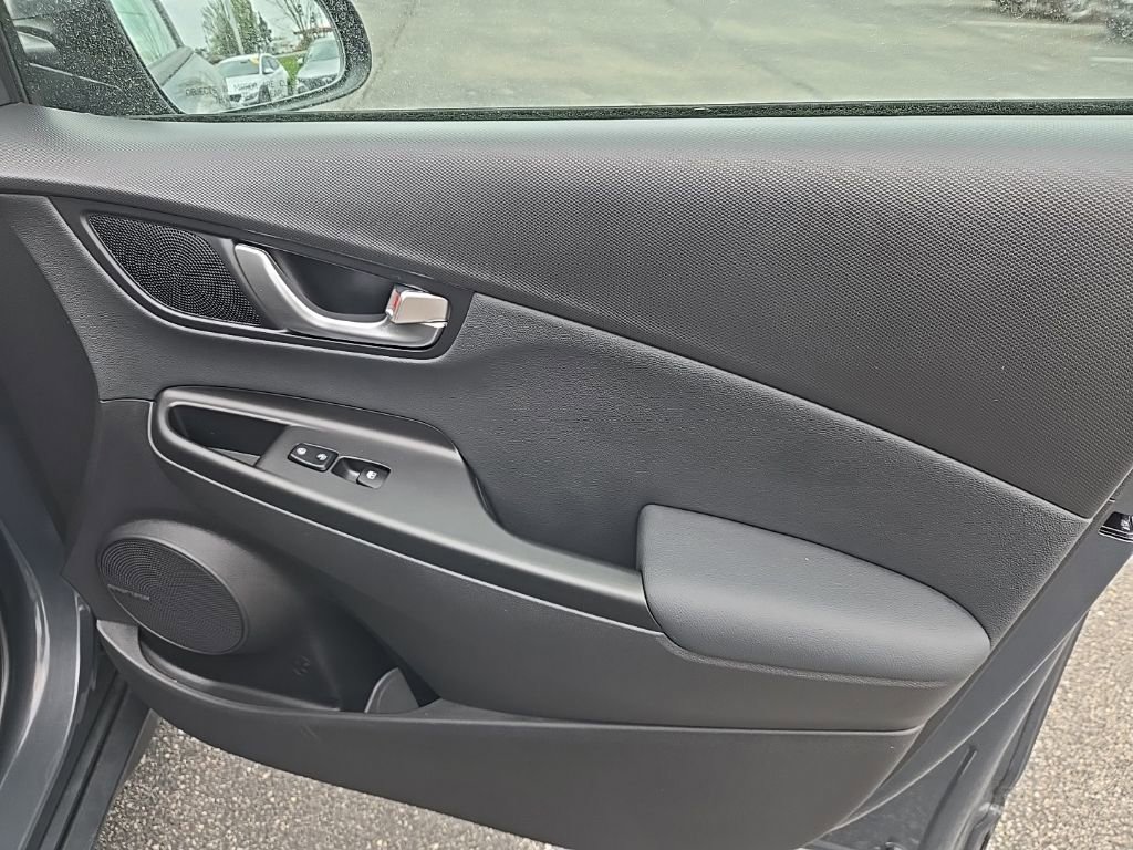 Used 2023 Hyundai Kona Limited w/ Cargo Package AWD/4WD image 31