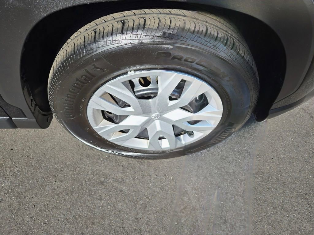 Used 2024 Toyota Corolla Cross L image 10