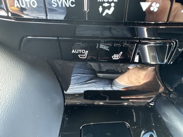 Certified 2025 Acura MDX w/ Technology Package image 13