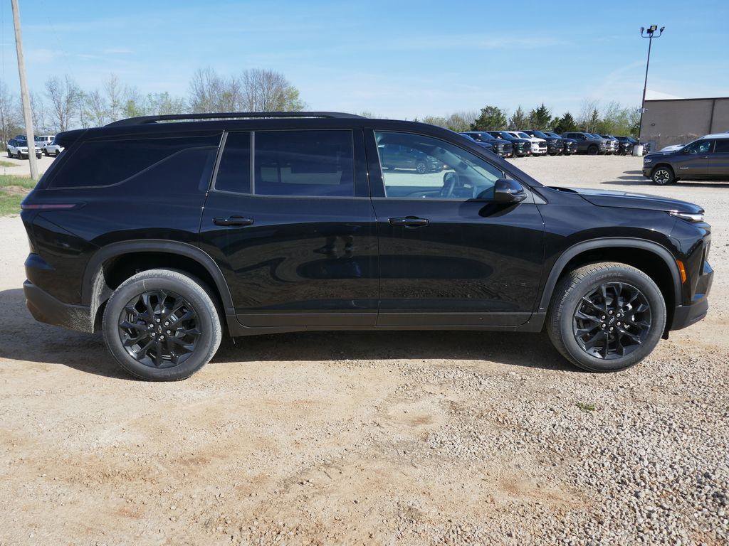 New 2026 Chevrolet Traverse LT w/ Midnight/Sport Edition AWD/4WD image 3