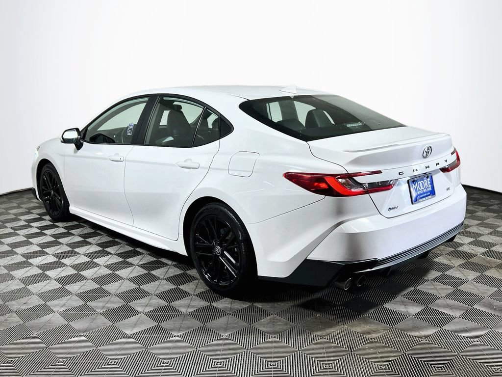 Used 2025 Toyota Camry SE FWD image 5