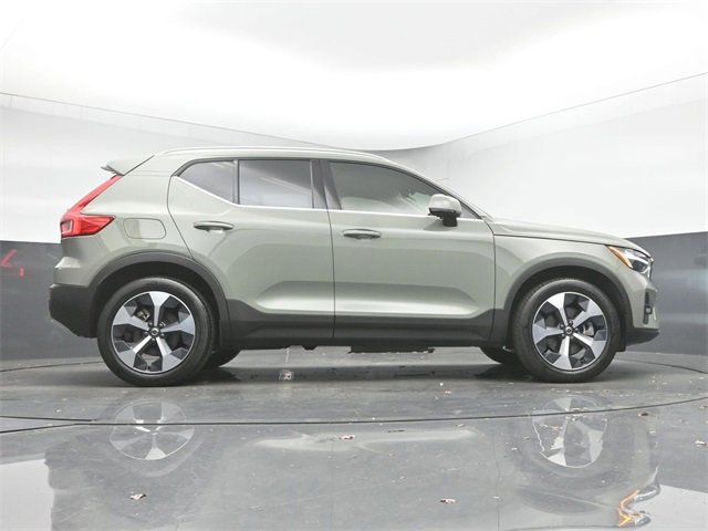 Used 2023 Volvo XC40 B5 Plus w/ Protection Package Premier image 41