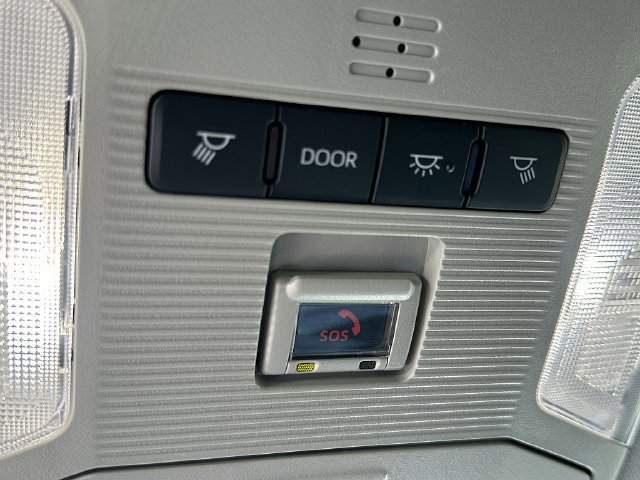 Used 2022 Toyota RAV4 LE FWD image 29