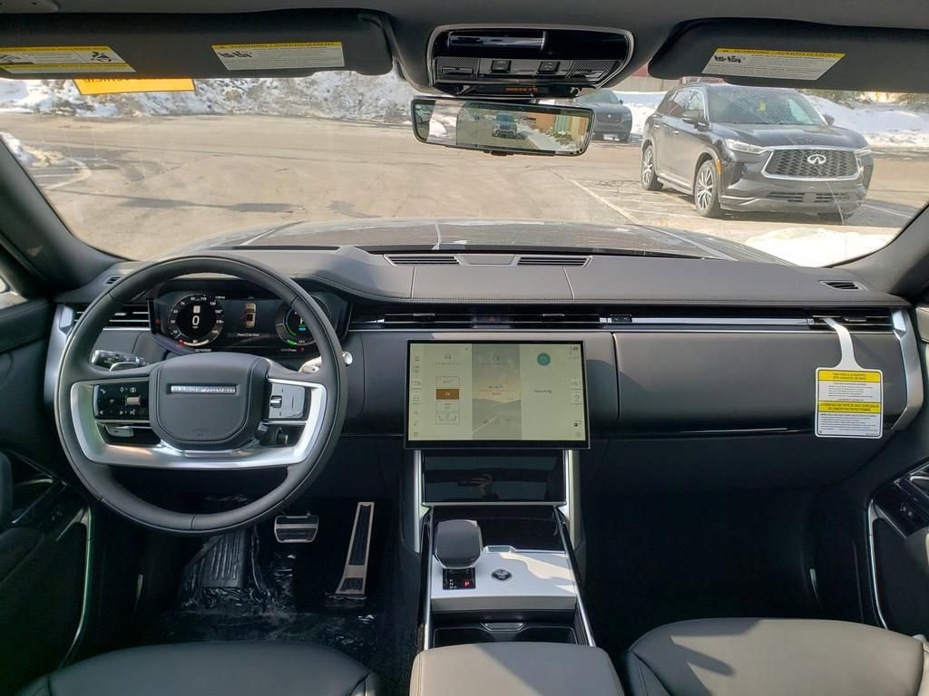 New 2026 Land Rover Range Rover SE image 13