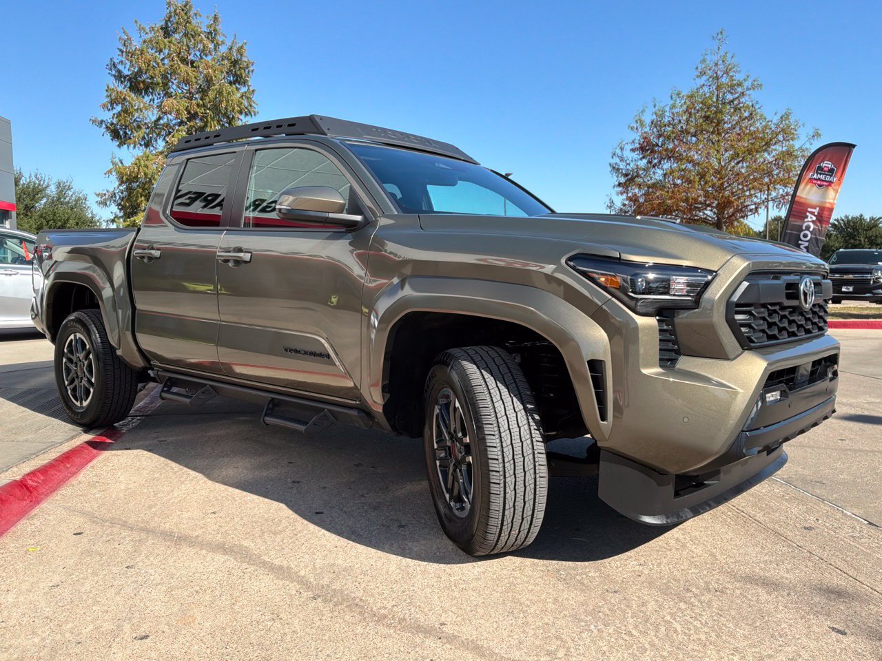 Used 2024 Toyota Tacoma TRD Sport w/ TRD Sport Upgrade Package RWD image 4