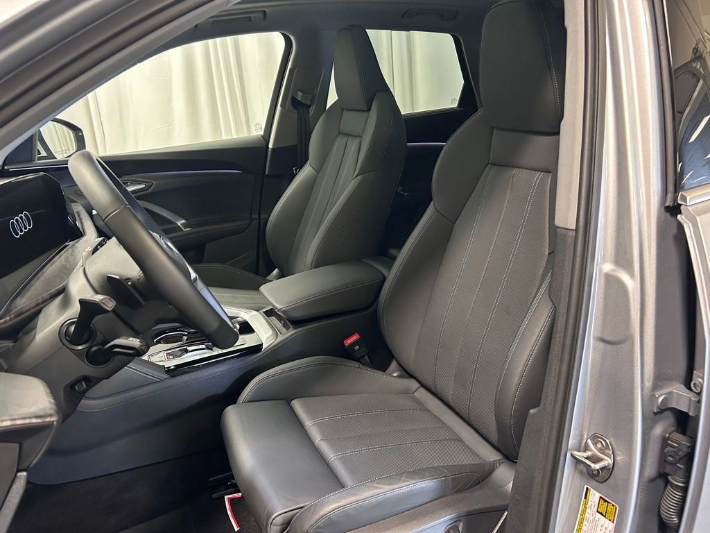 Used 2025 Audi Q5 Premium Plus w/ Premium Plus AWD/4WD image 7