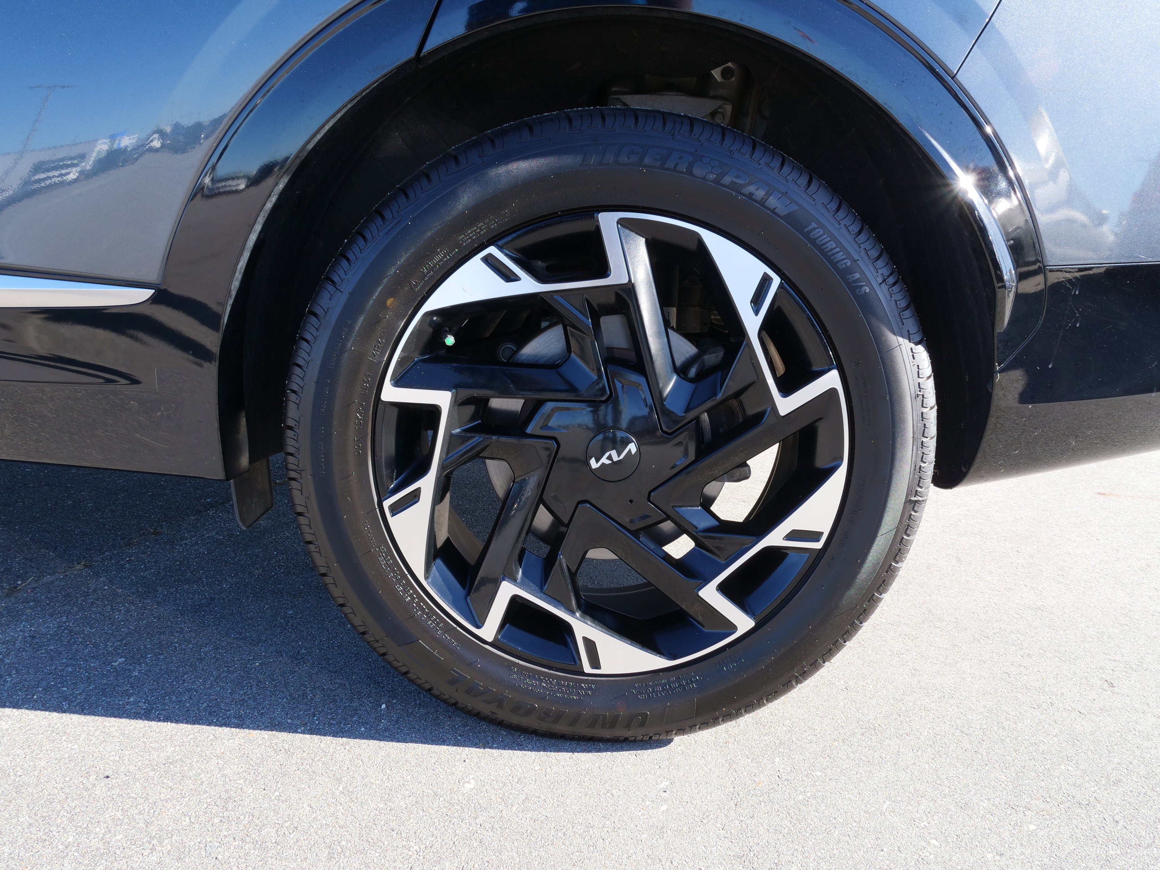 Used 2023 Kia Sportage SX image 12