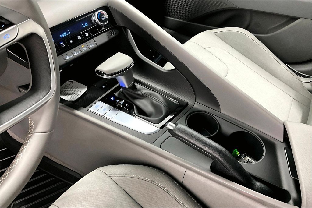 New 2026 Hyundai Elantra Sport FWD image 21