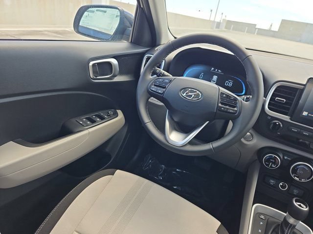 New 2025 Hyundai Venue SEL FWD image 8