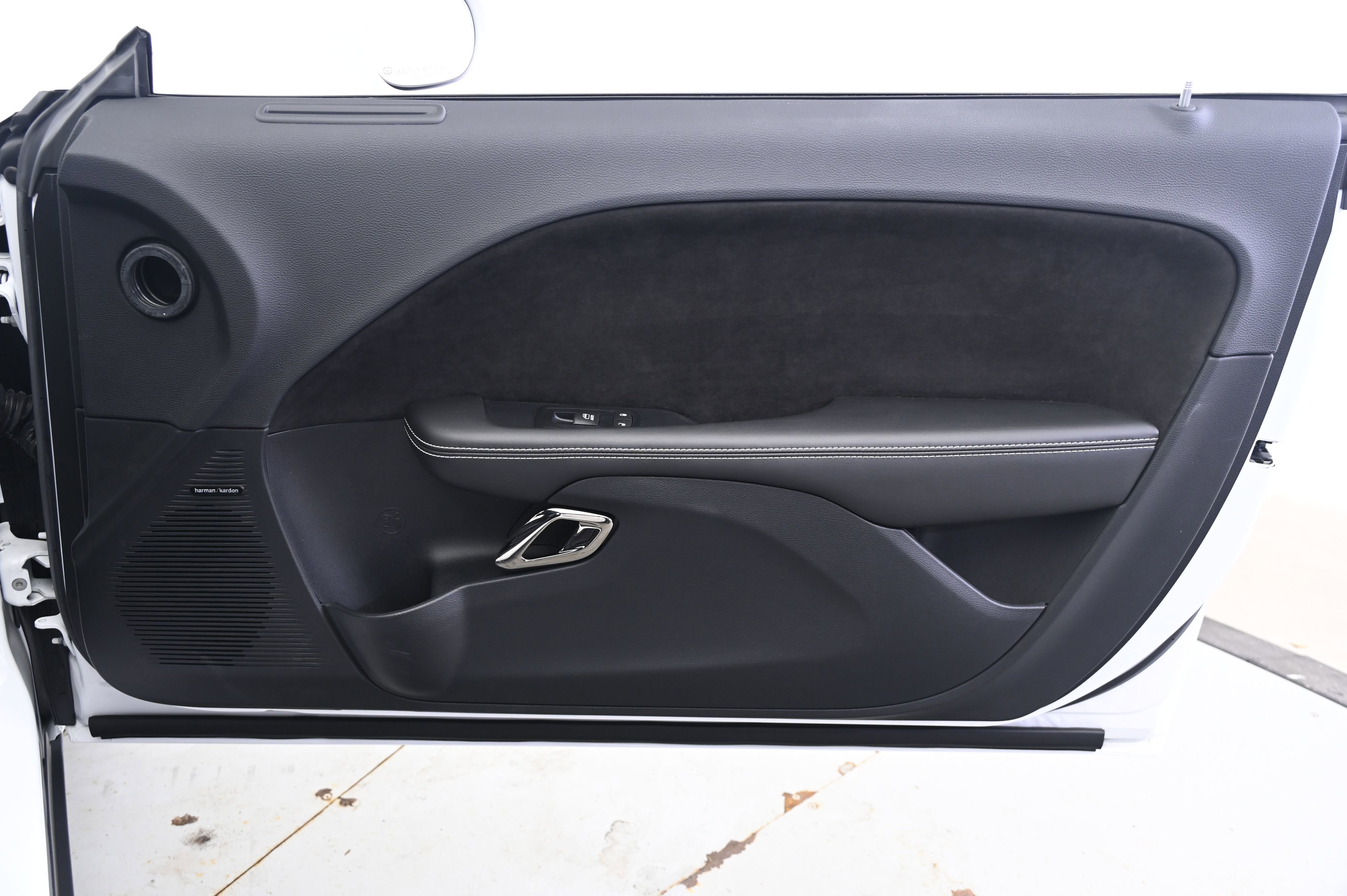 Used 2015 Dodge Challenger SRT Hellcat image 16