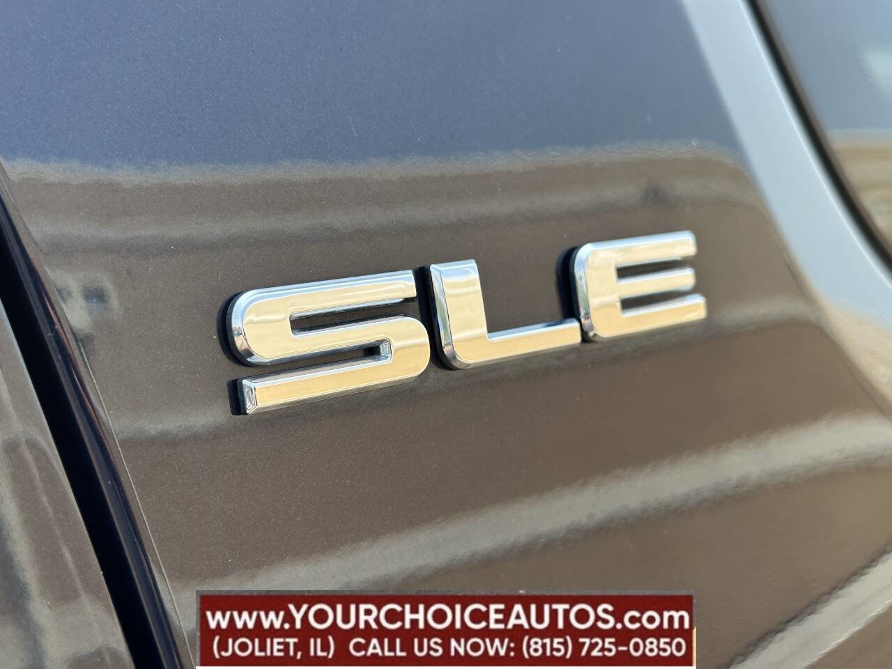 Used 2017 GMC Acadia SLE image 13