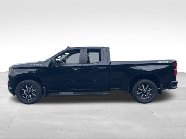 Used 2019 Chevrolet Silverado 1500 Custom w/ Custom Value Package AWD/4WD image 4