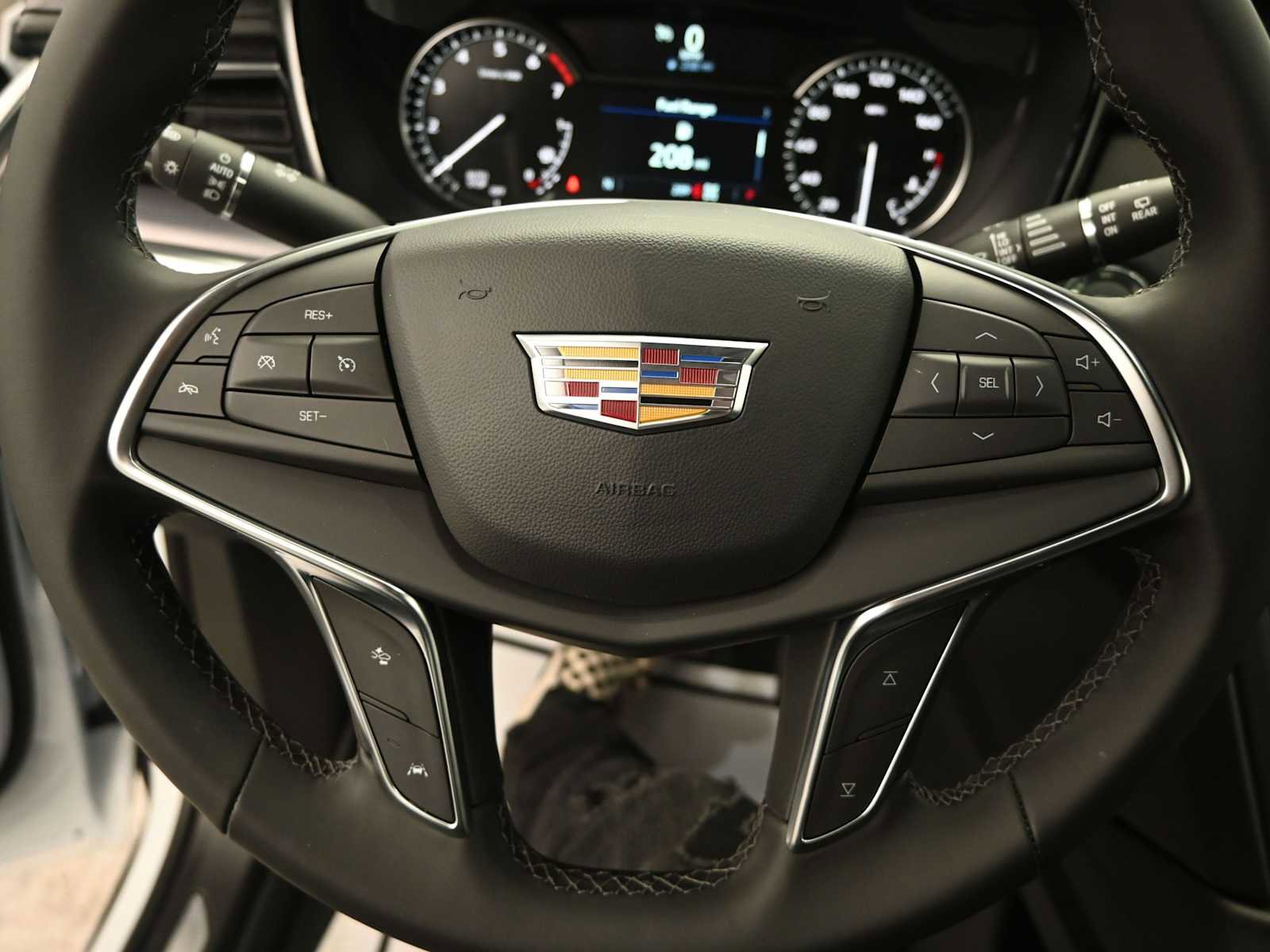 Used 2025 Cadillac XT5 Luxury w/ LPO, Floor Liner Package image 12