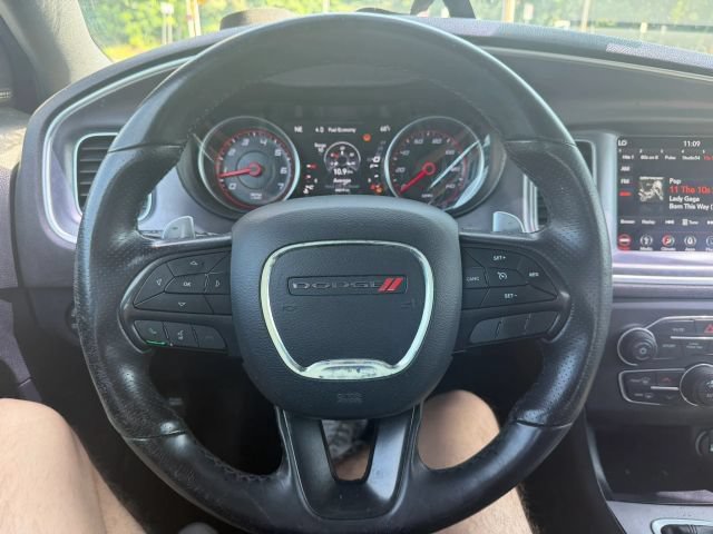 Used 2019 Dodge Charger SXT AWD/4WD image 17