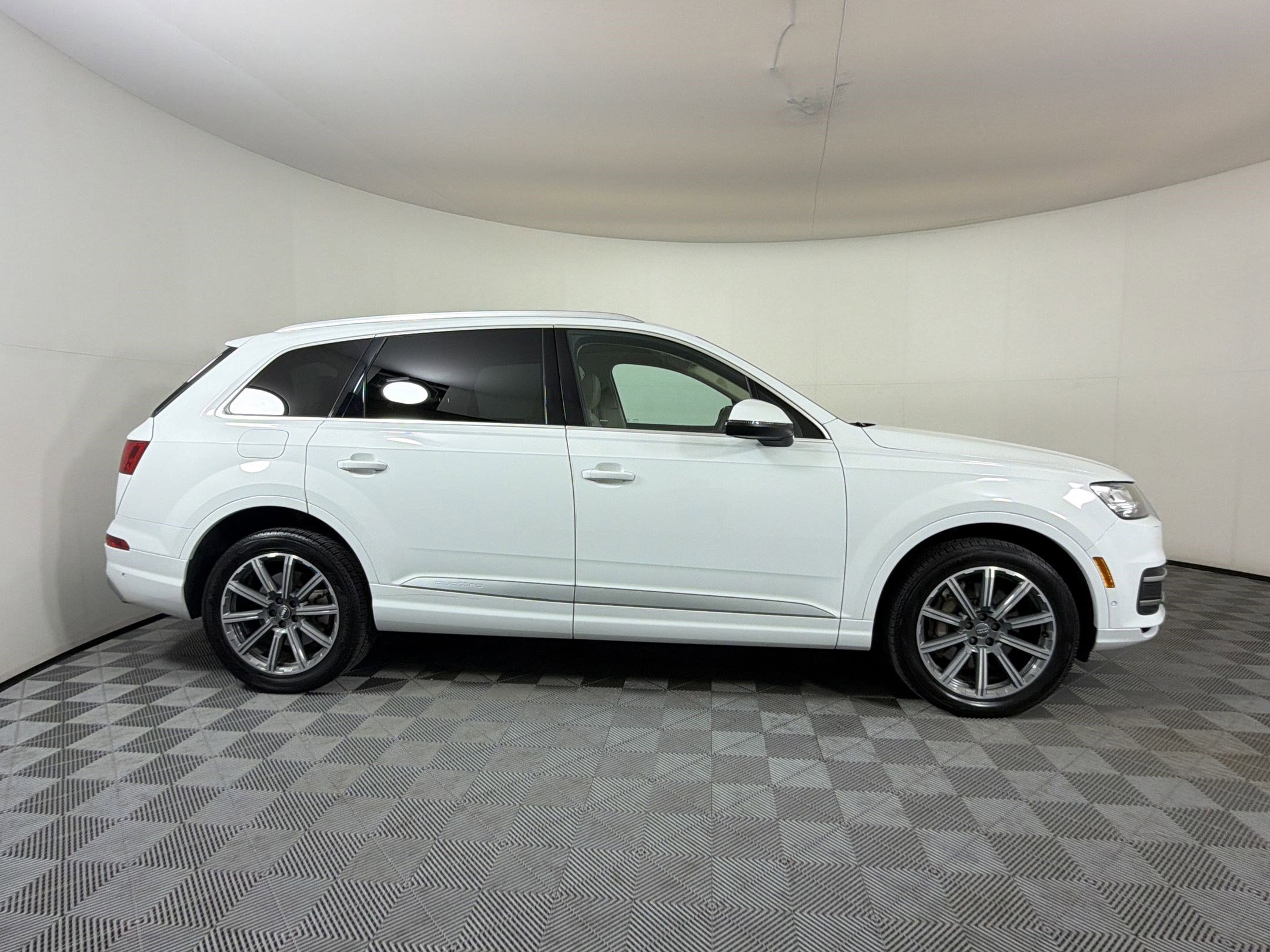 Used 2019 Audi Q7 3.0T Premium Plus AWD/4WD image 8