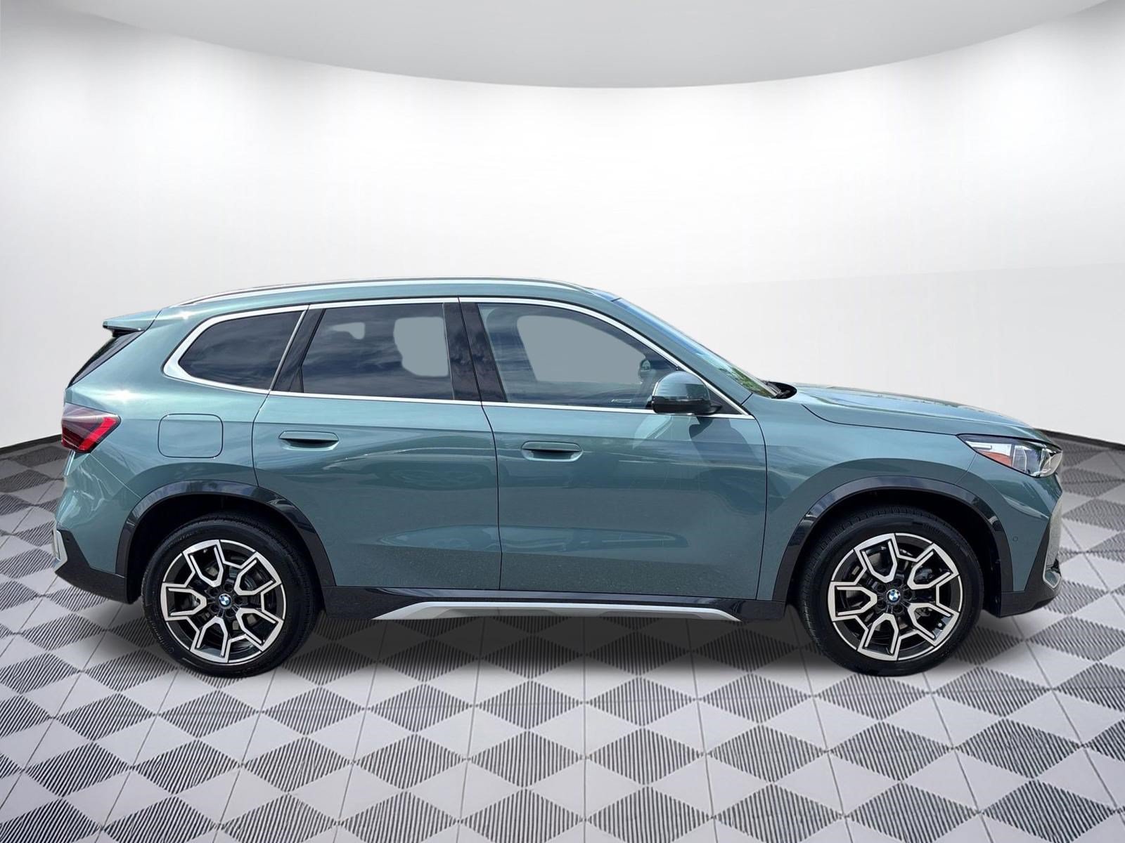 Certified 2025 BMW X1 xDrive28i w/ Convenience Package AWD/4WD image 7