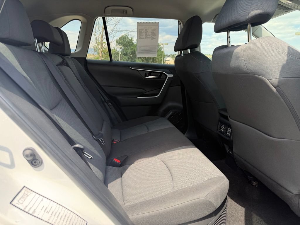 Used 2025 Toyota RAV4 XLE AWD/4WD image 27