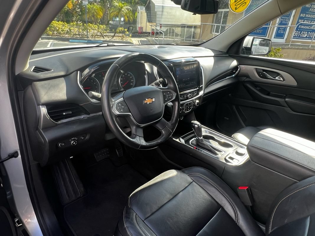 Used 2020 Chevrolet Traverse LT w/ LT Premium Package AWD/4WD image 16