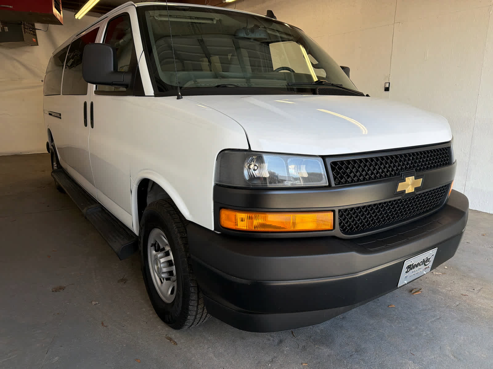 Used 2023 Chevrolet Express 3500 LS image 4