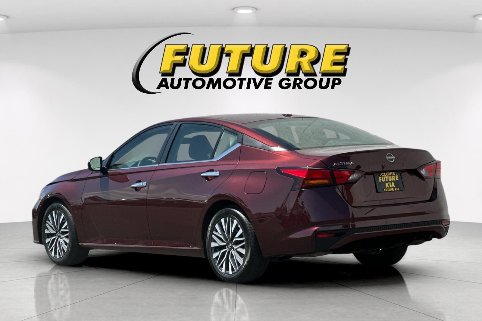 Used 2025 Nissan Altima 2.5 SV FWD image 6