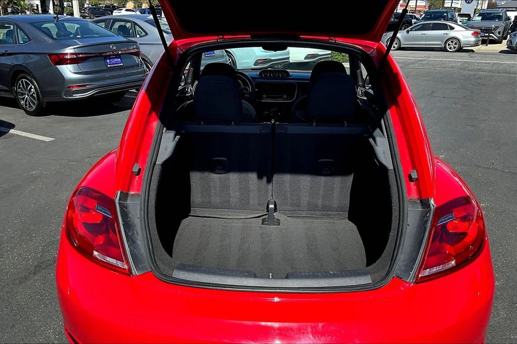 Used 2014 Volkswagen Beetle R-Line image 22