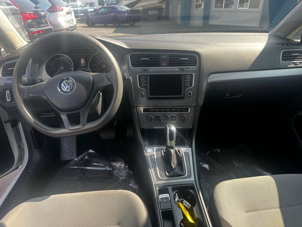 Used 2016 Volkswagen e-Golf SE FWD image 10