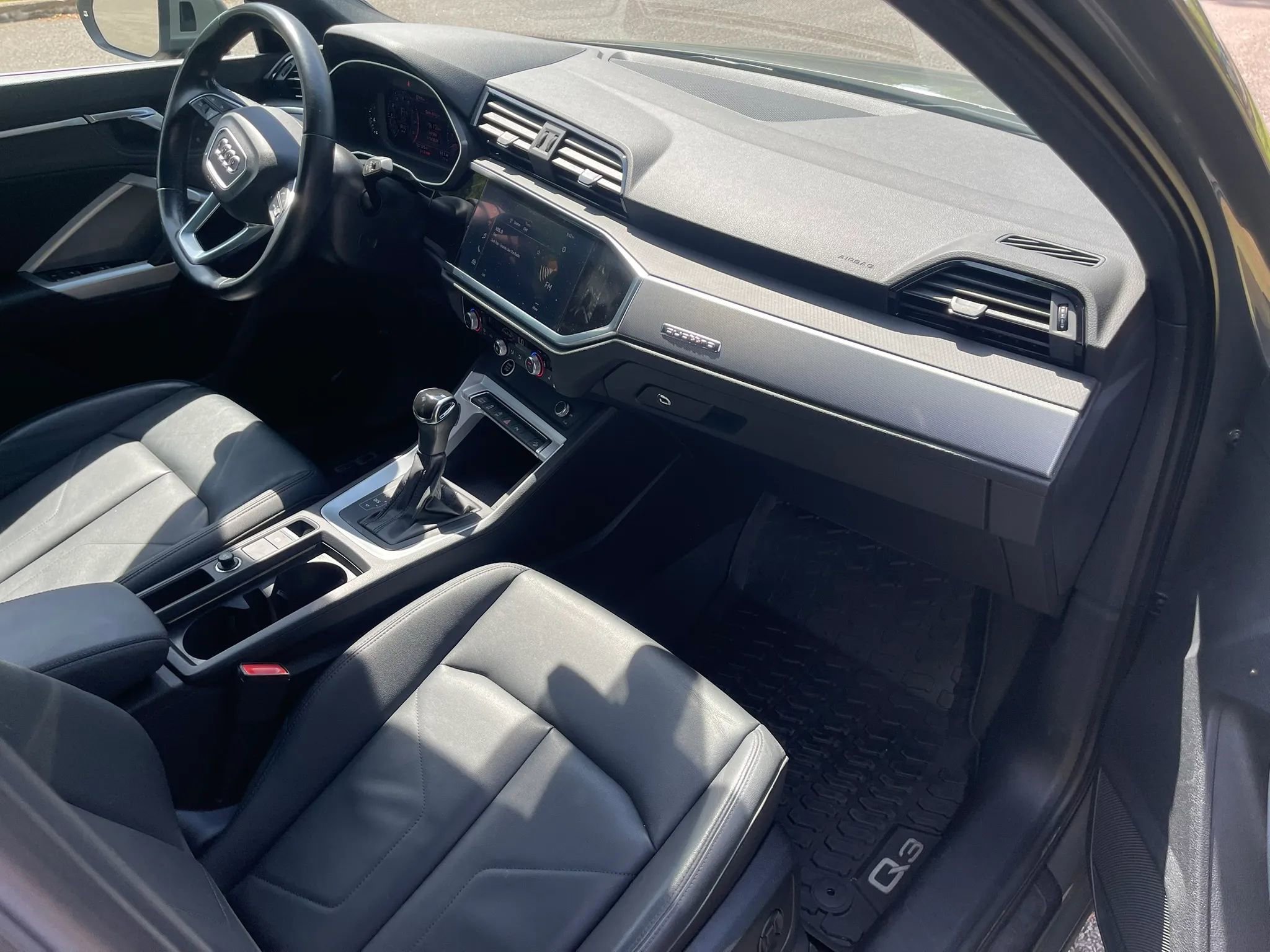 Used 2021 Audi Q3 2.0T Premium w/ Convenience Package AWD/4WD image 14