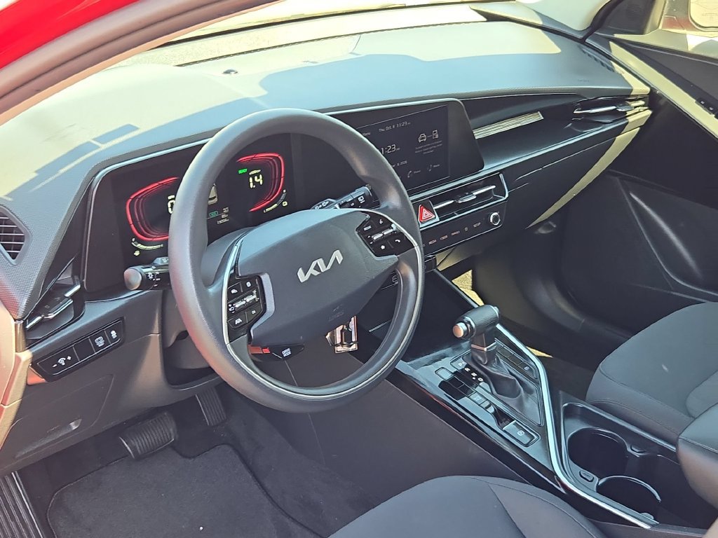 Used 2025 Kia Niro LX FWD image 10