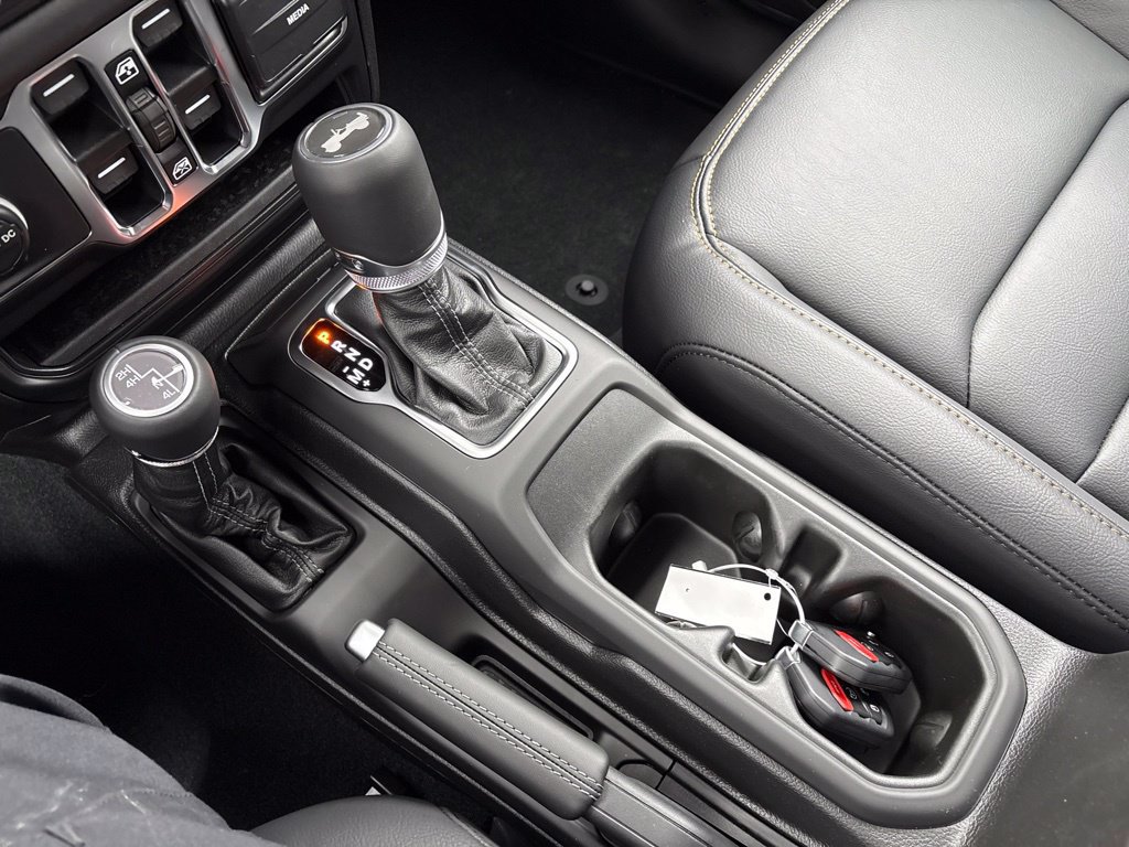 New 2027 Jeep Wrangler Unlimited Sahara AWD/4WD image 28