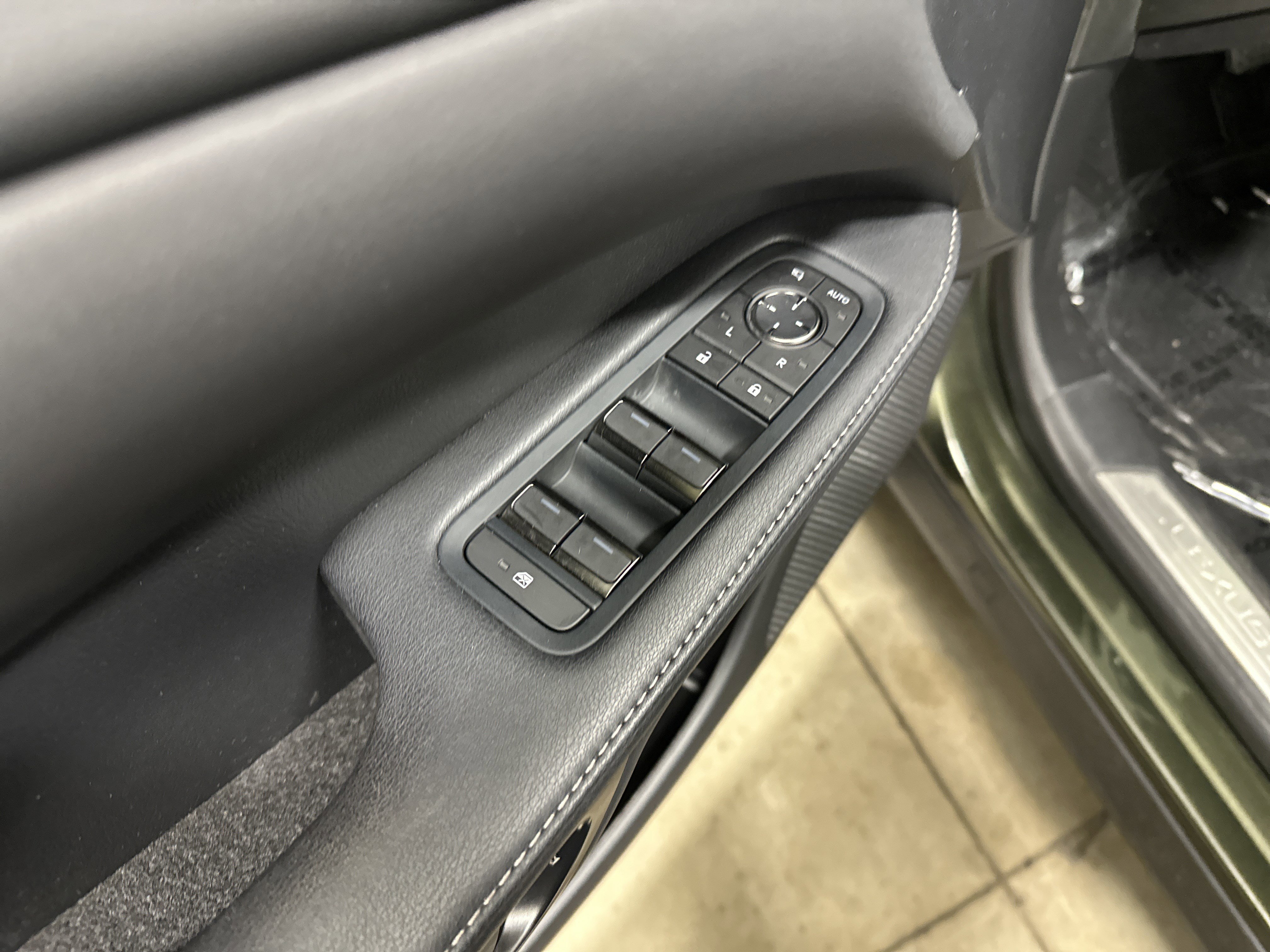 Certified 2025 Lexus RX 350h 350h Premium w/ Accessory Package image 15