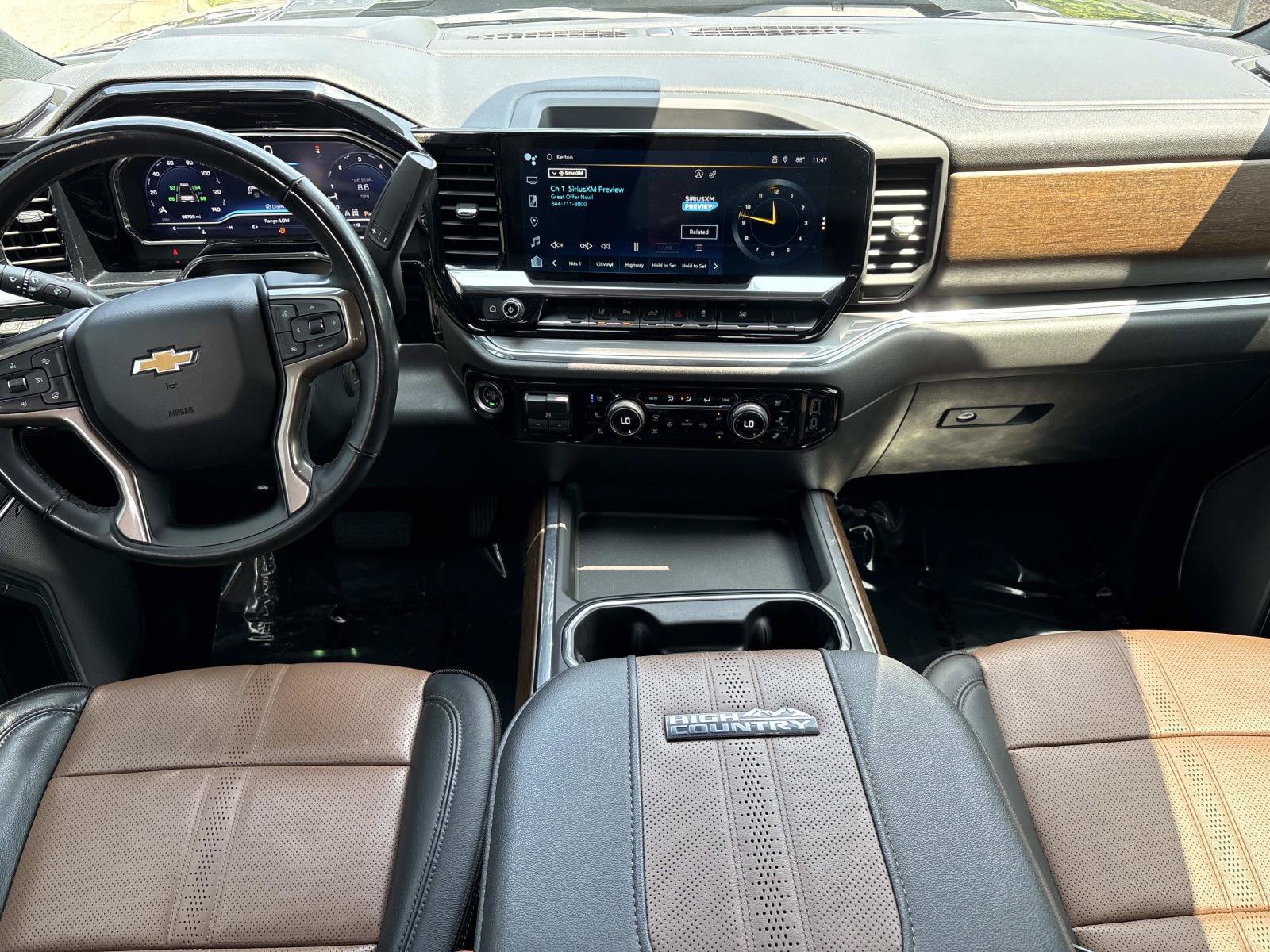Used 2024 Chevrolet Silverado 2500 High Country w/ High Country Premium Package AWD/4WD image 29