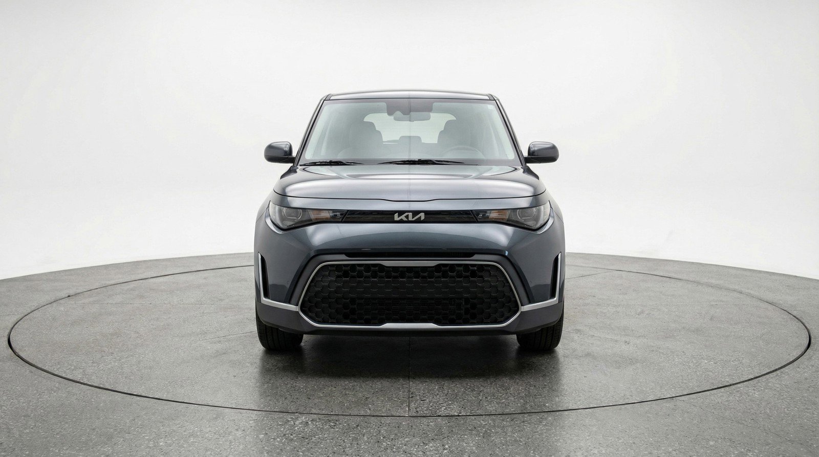 Used 2025 Kia Soul LX w/ LX Technology Package image 2