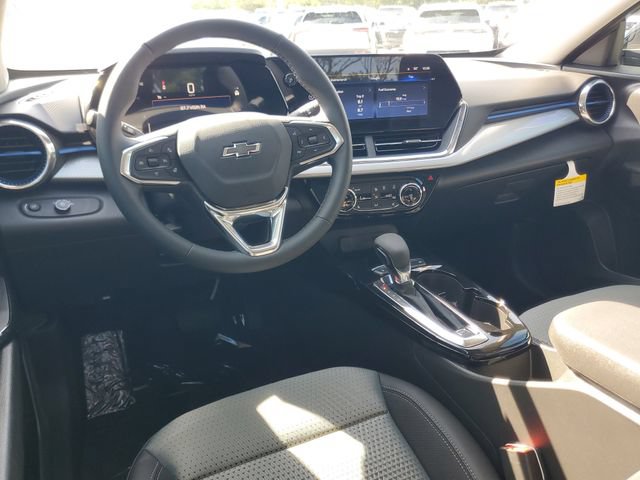 New 2026 Chevrolet Trax LT w/ Midnight Edition FWD image 7