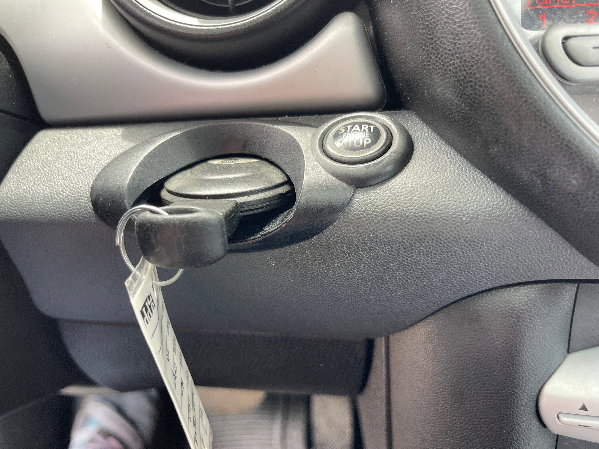 Used 2009 MINI Cooper Hardtop image 14