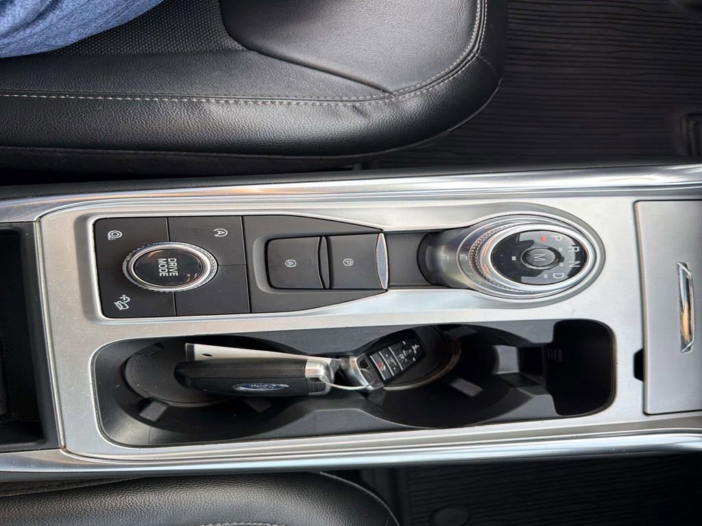 Used 2020 Ford Explorer Limited w/ Class III Trailer Tow Package AWD/4WD image 34