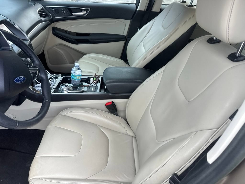 Used 2020 Ford Edge Titanium FWD image 7