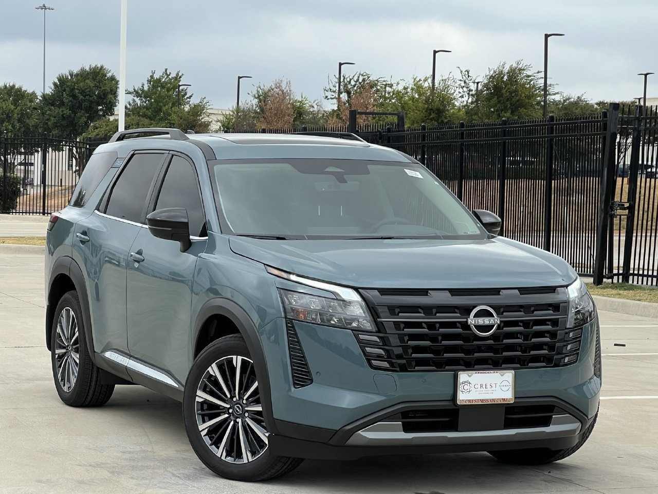 New 2026 Nissan Pathfinder Platinum AWD/4WD image 2